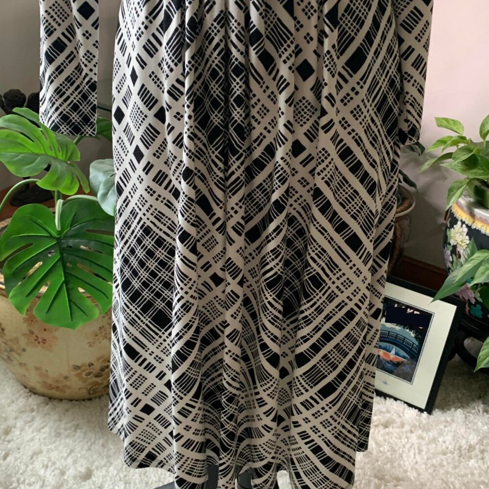 Weekend by Max Mara Women’s Belted Plaid Midi Dress black/white size med-large - Picture 6 of 12